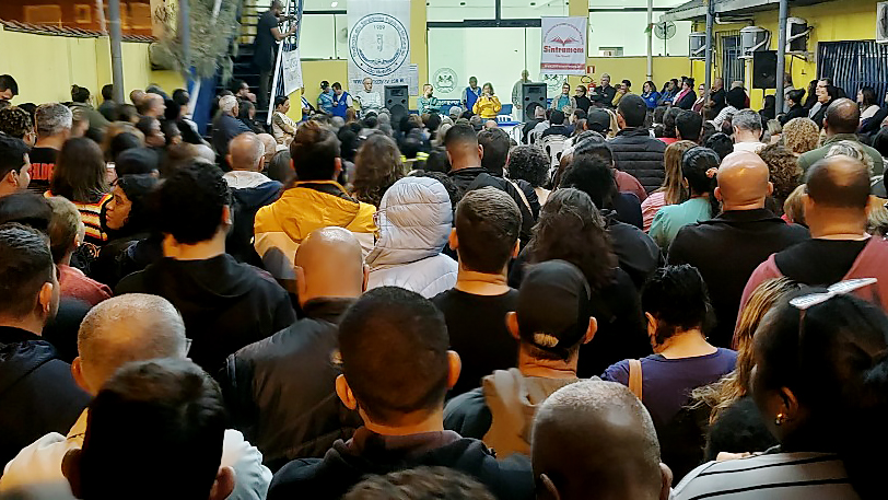 Servidores lotam Sindicato e marcam grande manifestação contra o corte da cesta básica, dia 7 de julho, às 17 horas, na Praça da Bandeira
