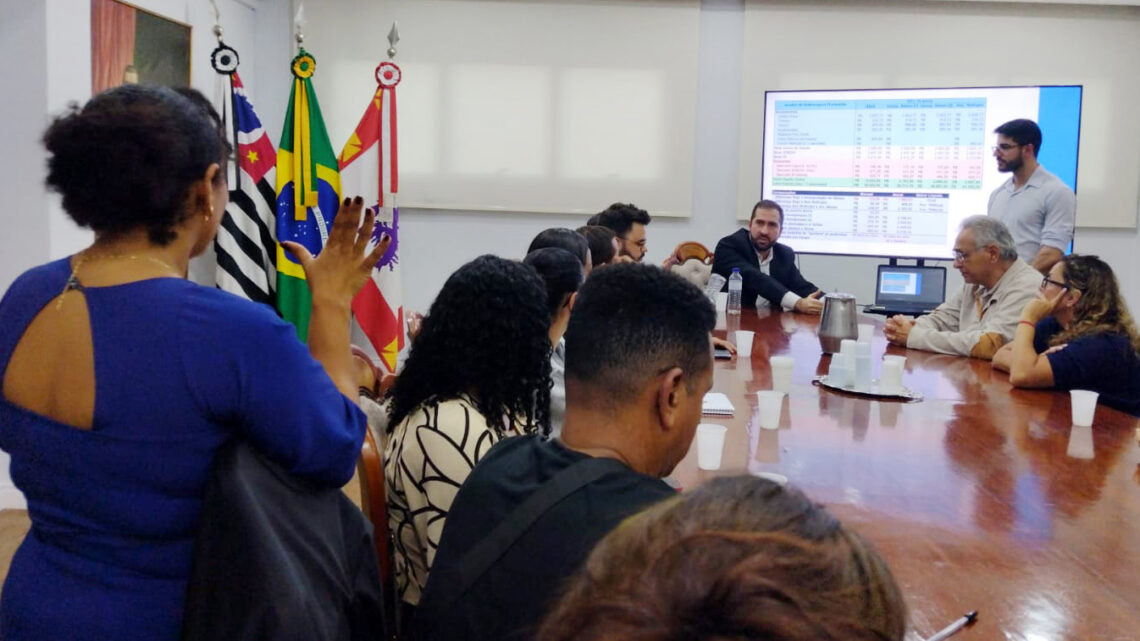 Nova rodada de negociação sobre a cesta básica trata quatro das cinco propostas iniciais. Categoria terá palavra final em assembleia