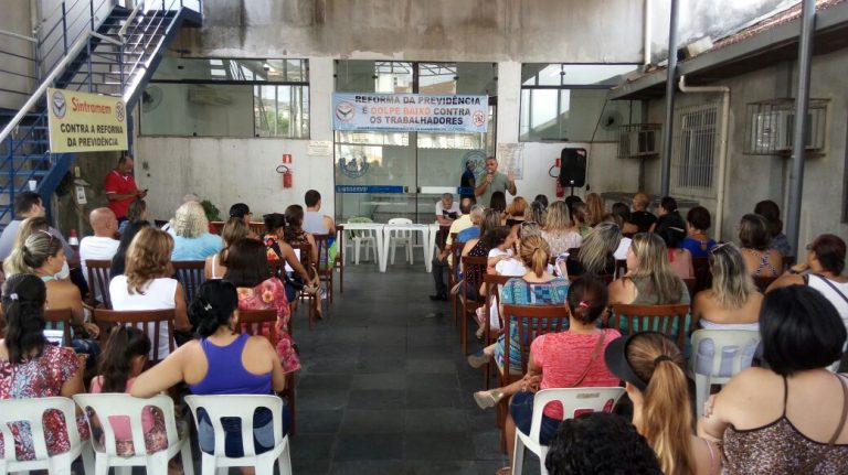 Reunião com representantes sinaliza por paralisação de um dia.