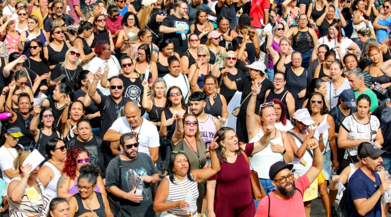Mais de 500 Professores e Trabalhadores da Educação marcaram presença no primeiro dia de GREVE. A Luta continua nesta sexta, 4 de abril
