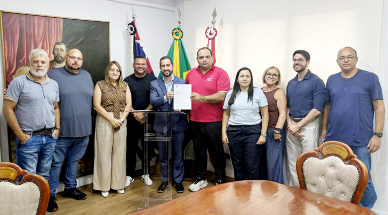 Campanha Salarial 2026 | SINTRAMEM e Prefeitura formalizam assinatura de acordo com avanços para o Magistério